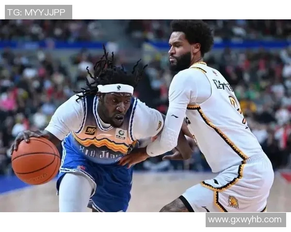 哈雷尔在对阵灰熊的比赛中展现出色表现助力球队争胜